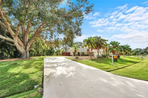 3060 SE Darien Rd, Port Saint Lucie, FL 34952