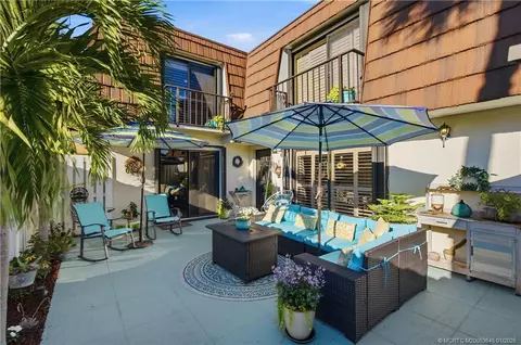 5982 SE Riverboat Dr, Stuart, FL 34997