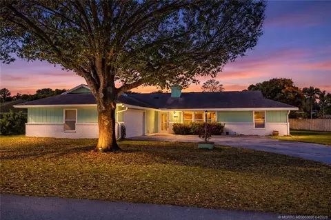 2905 SE Glasgow Dr, Stuart, FL 34997