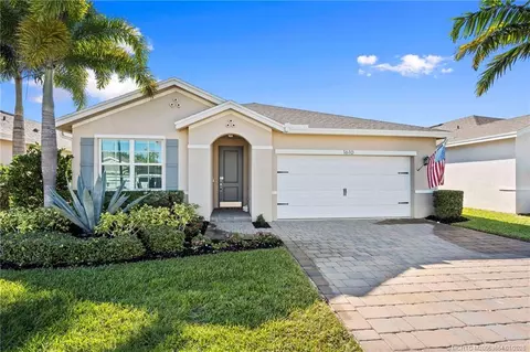 1610 NE Skyhigh Ter, Jensen Beach, FL 34957
