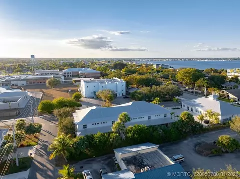View/Area - 411 SE High School Ave, Stuart, FL 34994 photo 2 of 7