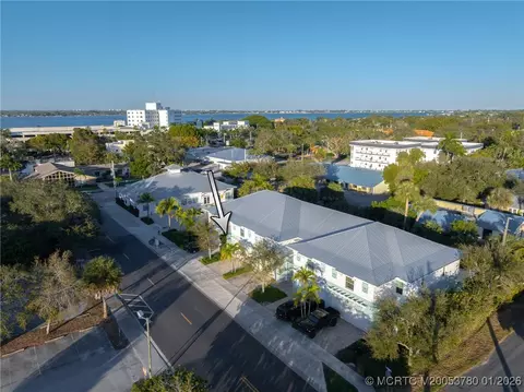 View/Area - 411 SE High School Ave, Stuart, FL 34994 photo 1 of 7