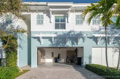 Exterior - 411 SE High School Ave, Stuart, FL 34994 photo 6 of 7