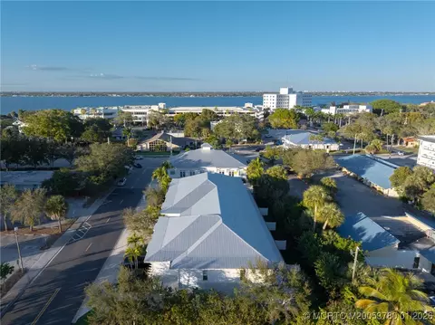 View/Area - 411 SE High School Ave, Stuart, FL 34994 photo 3 of 7