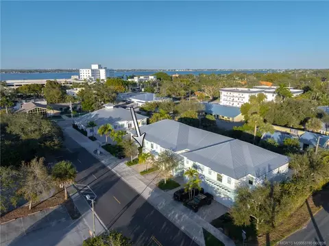 View/Area - 411 SE High School Ave, Stuart, FL 34994 photo 1 of 7