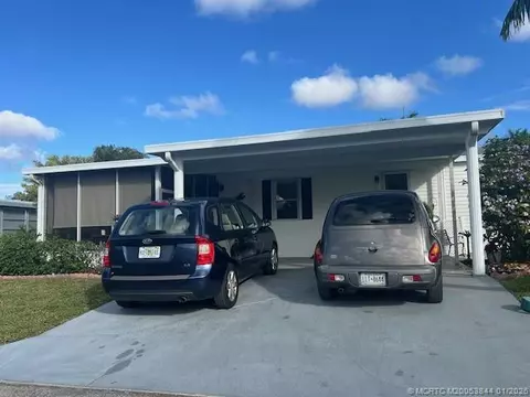6158 N Guava Ln, Lantana, FL 33462