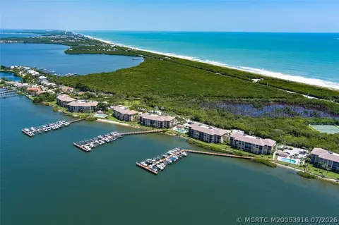 View/Area - 4490 NE Sandpebble Trce #105, Stuart, FL 34996 photo 5 of 8