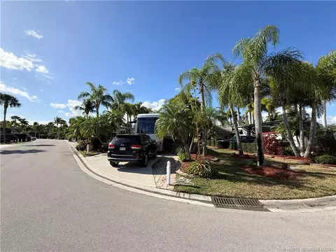 502 NW Boundary Dr, Port St Lucie, FL 34986