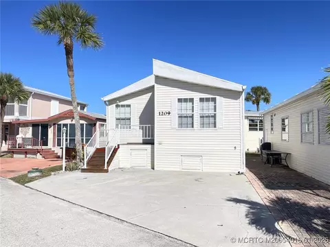 1209 Nettles Blvd, Jensen Beach, FL 34957