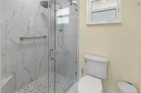 Bath - 1898 SE Coronado Ln, Stuart, FL 34996 photo 4 of 4