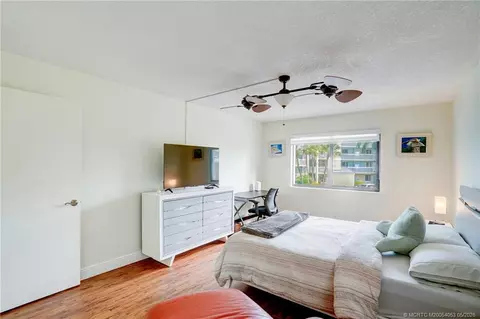 Bedroom - 10 NE Plantation Rd #101, Stuart, FL 34996 photo 5 of 8