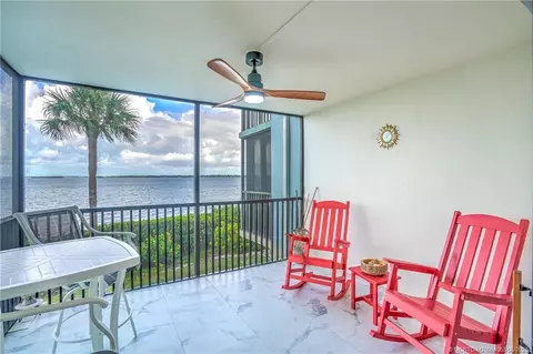Exterior - 10 NE Plantation Rd #101, Stuart, FL 34996 photo 2 of 10