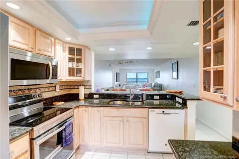 Kitchen - 10 NE Plantation Rd #101, Stuart, FL 34996 photo 3 of 7