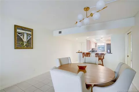 Dining - 10 NE Plantation Rd #101, Stuart, FL 34996 photo 4 of 4
