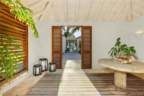 Exterior - 109 S River Rd, Stuart, FL 34996 photo 7 of 41