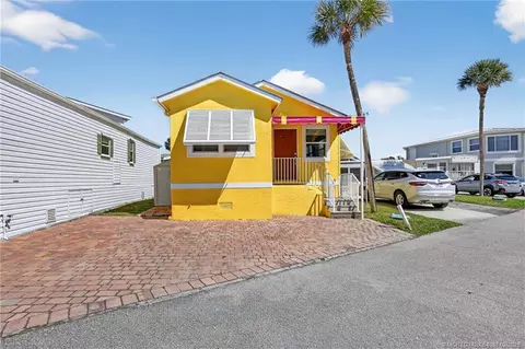 630 Nettles Blvd, Jensen Beach, FL 34957