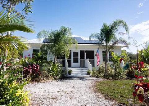 3121 Old Edwards Rd, Fort Pierce, FL 34981