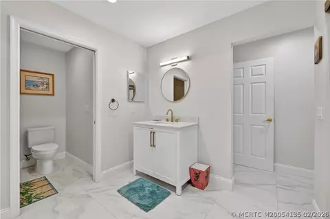Bath - 6433 SE Brandywine Ct #219, Stuart, FL 34997 photo 1 of 3