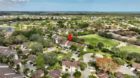 View/Area - 6433 SE Brandywine Ct #219, Stuart, FL 34997 photo 4 of 7
