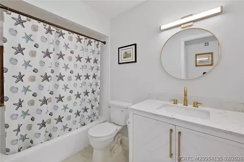 Bath - 6433 SE Brandywine Ct #219, Stuart, FL 34997 photo 3 of 3
