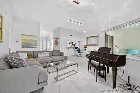 Living - 6433 SE Brandywine Ct #219, Stuart, FL 34997 photo 2 of 3