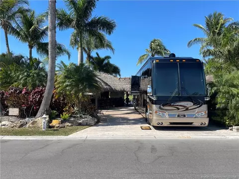 458 NW Foursome Ln, Port St Lucie, FL 34986