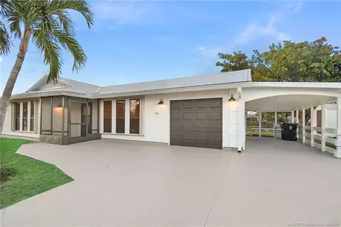 981 SW Bay State Rd, Port Saint Lucie, FL 34953