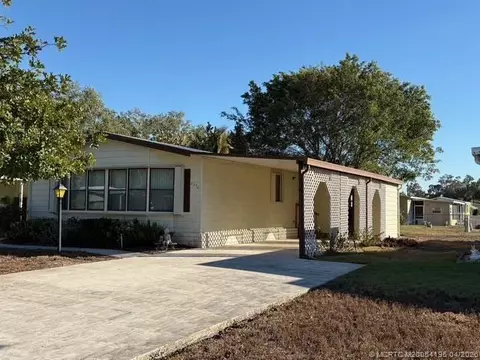 2592 SW Thunderbird Trl, Stuart, FL 34997