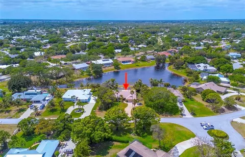 3074 NE Loquat Ln, Jensen Beach, FL 34957