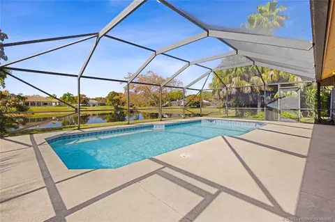 3074 NE Loquat Ln, Jensen Beach, FL 34957