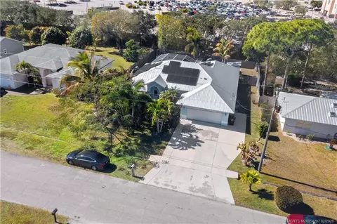 2526 SE Lily St, Port Saint Lucie, FL 34952