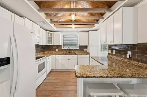 Kitchen - 3003 SE River Ter, Stuart, FL 34996 photo 2 of 3