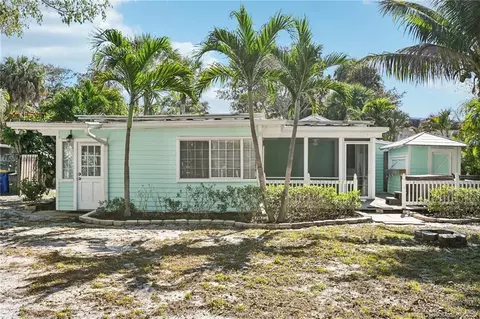 Exterior - 3003 SE River Ter, Stuart, FL 34996 photo 5 of 11