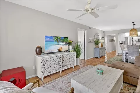 Living - 40 NE Plantation Rd #403, Stuart, FL 34996 photo 2 of 4