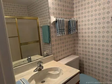 Bath - 80 SW Blackburn Ter #3, Stuart, FL 34997 photo 8 of 10