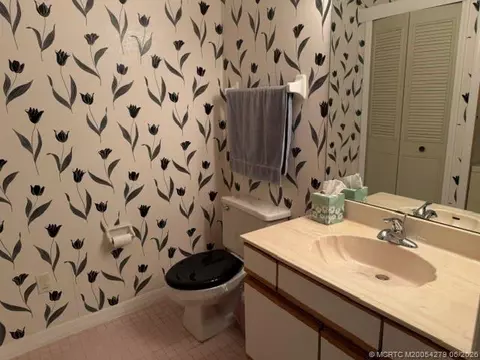 Bath - 80 SW Blackburn Ter #3, Stuart, FL 34997 photo 3 of 10