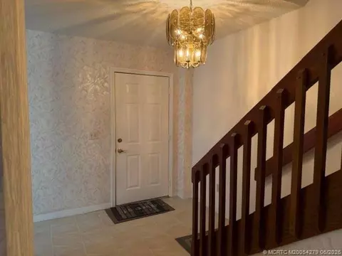 Entry Way - 80 SW Blackburn Ter #3, Stuart, FL 34997 photo 2 of 4