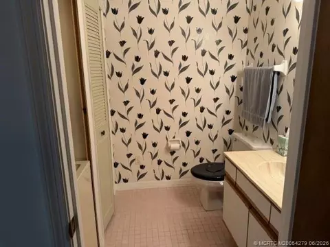 Bath - 80 SW Blackburn Ter #3, Stuart, FL 34997 photo 1 of 10