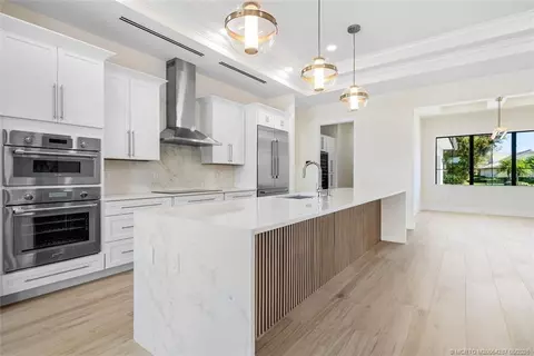 Kitchen - 5101 SE Burning Tree Cir, Stuart, FL 34997 photo 5 of 7