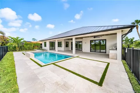 Exterior - 5101 SE Burning Tree Cir, Stuart, FL 34997 photo 7 of 14