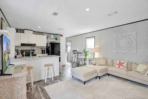 315 NE Cardinal Ln, Jensen Beach, FL 34957