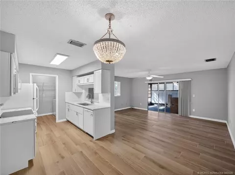 3986 NW Cinnamon Tree Cir, Jensen Beach, FL 34957