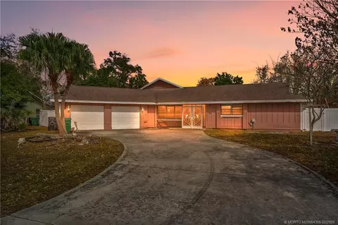 981 SE Lansdowne Ave, Port Saint Lucie, FL 34983