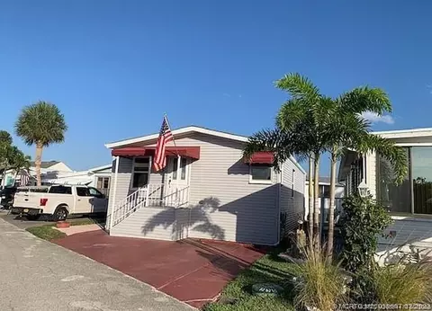 536 Nettles Blvd, Jensen Beach, FL 34957