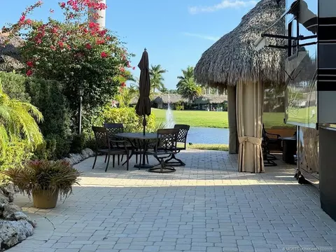 348 NW Boundary Dr, Port St Lucie, FL 34986