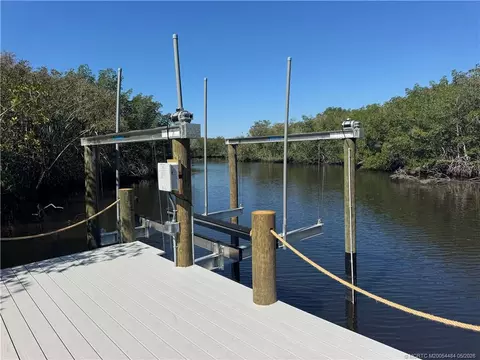 279 SE Via Bisento, Port Saint Lucie, FL 34952