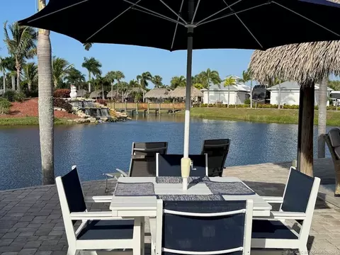 509 NW Chipshot Ln, Port St Lucie, FL 34986