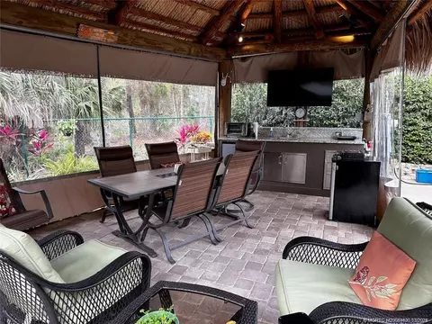 71 NW Boundary Dr, Port St Lucie, FL 34986