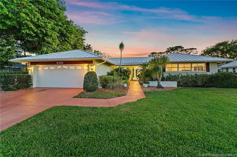 3011 SE Fairway W, Stuart, FL 34997