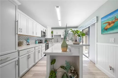 Kitchen - 6057 SE Riverboat Dr, Stuart, FL 34997 photo 1 of 6